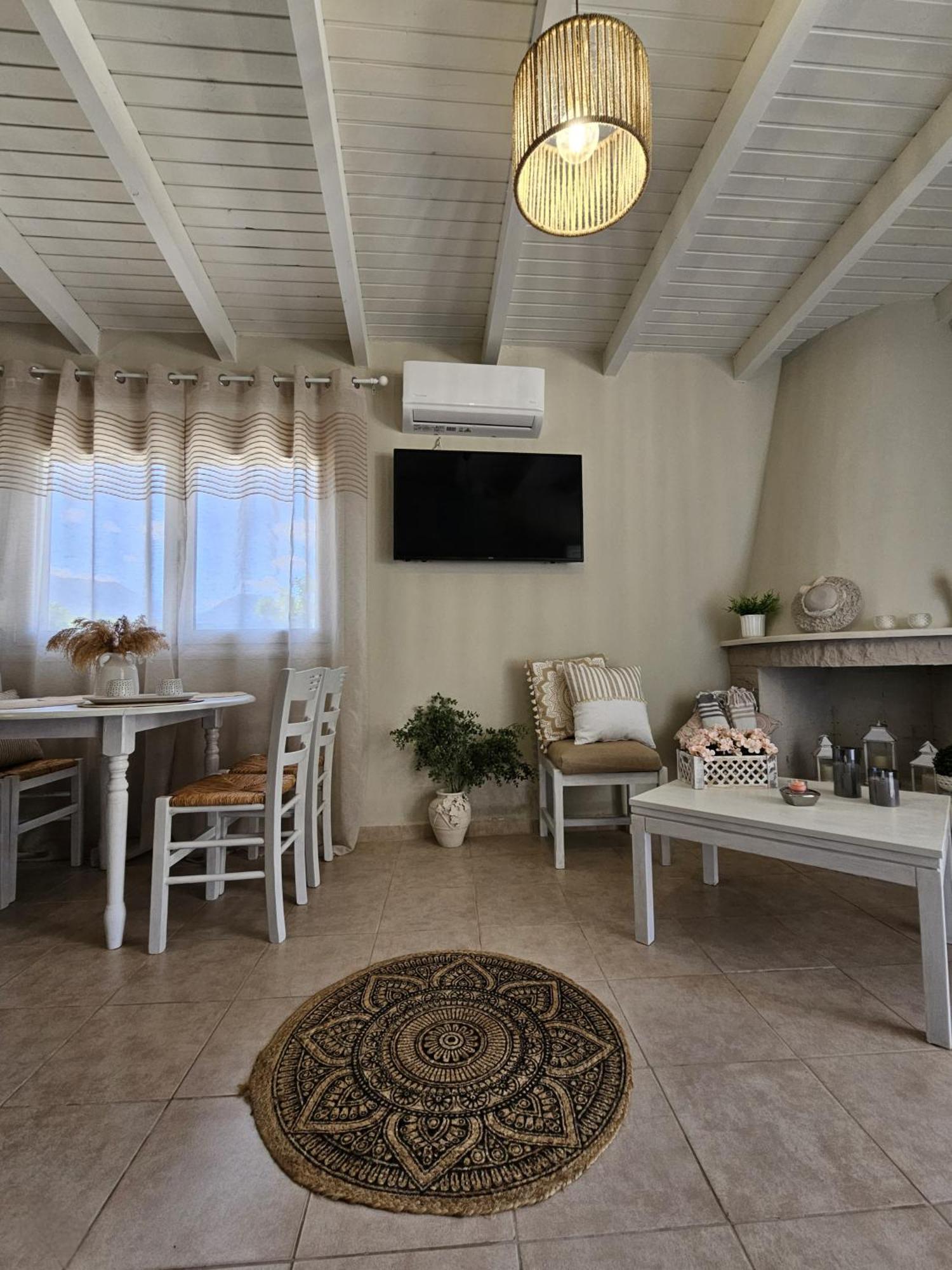 Ornament: Infinite Nature Villa Dhafnes ภายนอก รูปภาพ